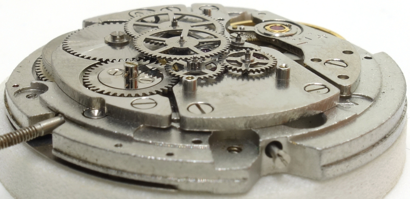 side view of the automatic mechanism Citizen 4103: side view of the automatic mechanism