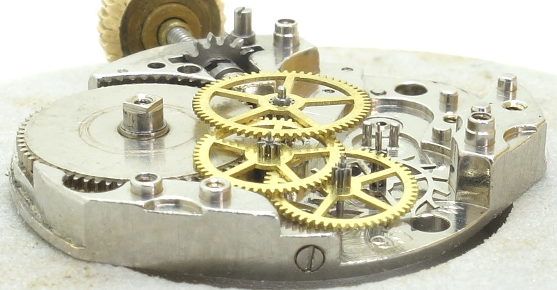 Seiko 2101: side view of the gear train