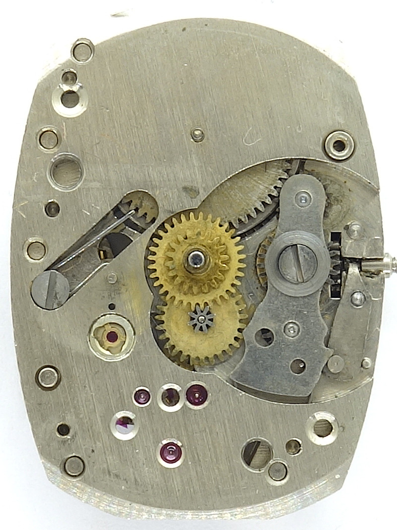 dial side without calendar indication