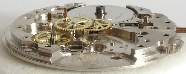 Wostok 2416B: side view of the gear train
